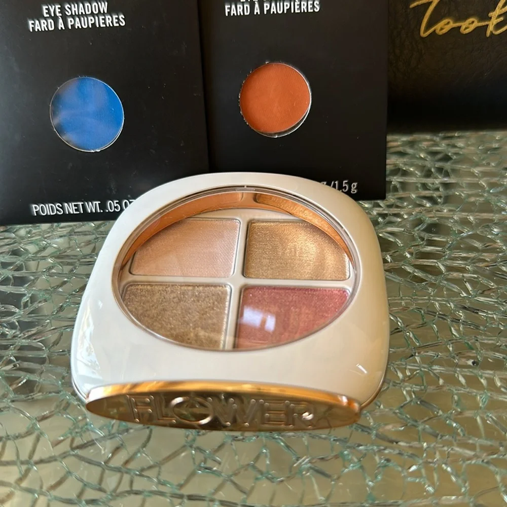 COSMETIC BAG WITH LOTS OF LITTLE ITEMS!  CLARINS LIPSTICK 738V IS FULL SIZE